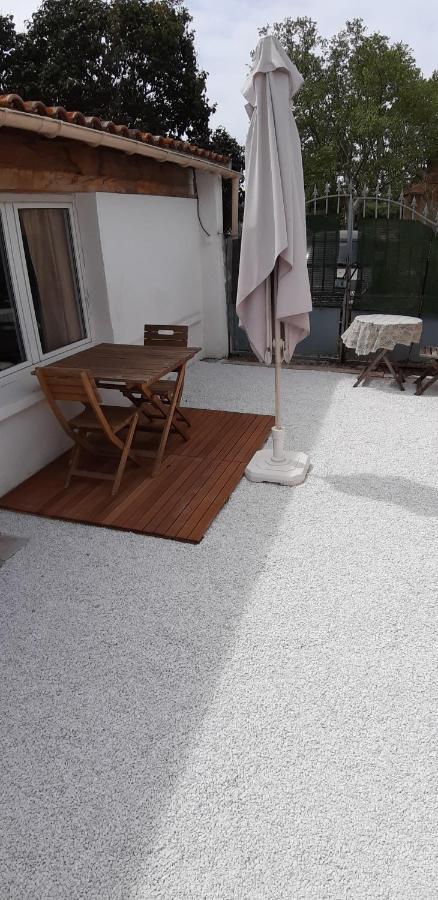Petit Studio Independant Dans Jardin Avec Parking Et Portail Electrique Marsilia Exterior foto